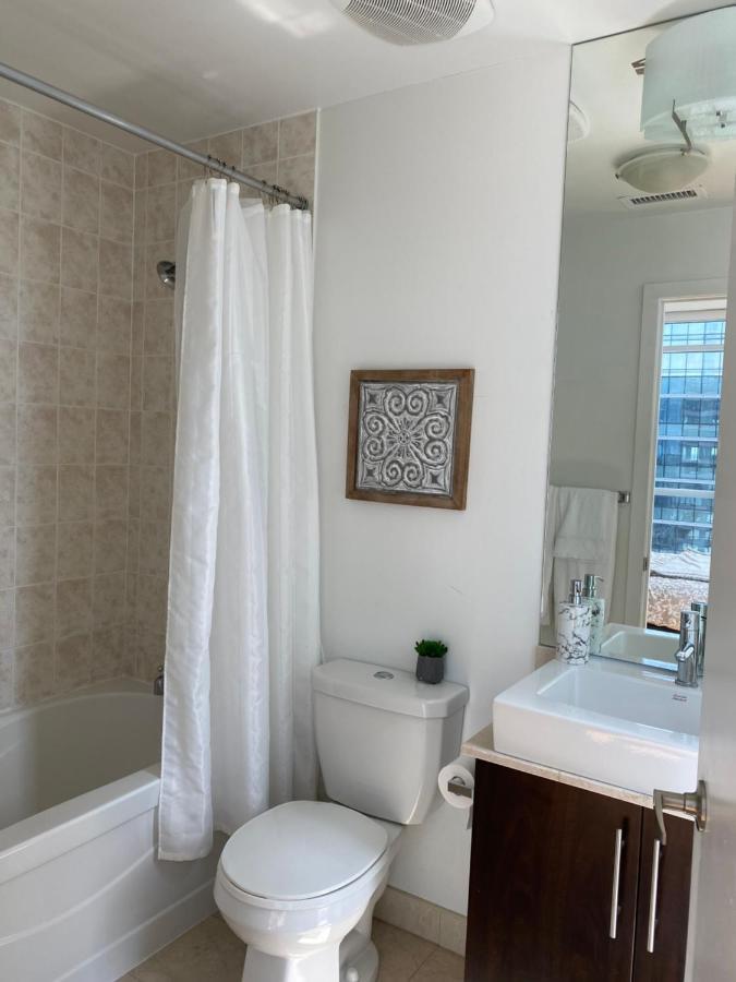 Toronto Cn Tower Maple Leaf Square Luxurious 2 Bedroom Condo Екстериор снимка